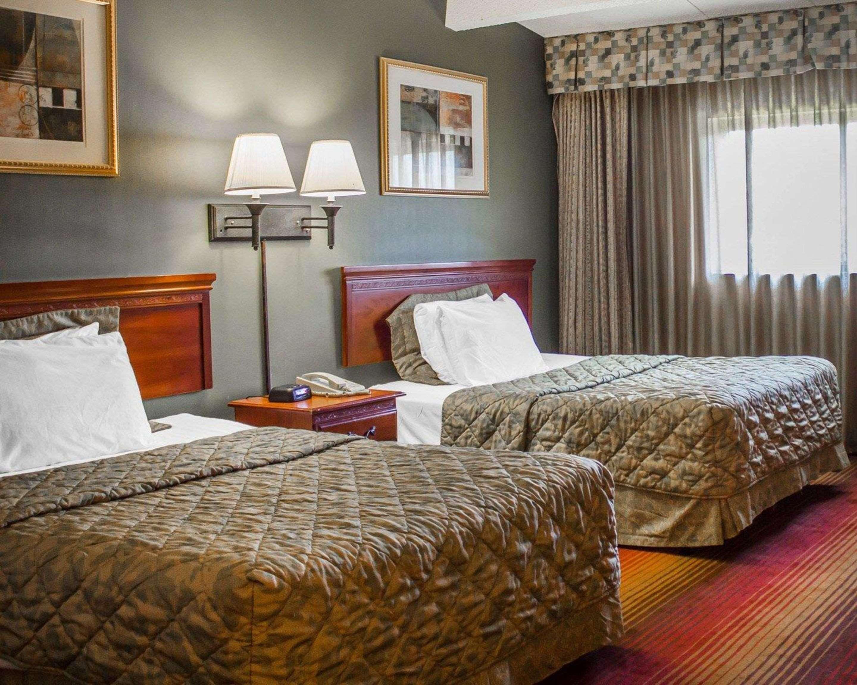 Rodeway Inn Huntington Station - Melville Eksteriør bilde