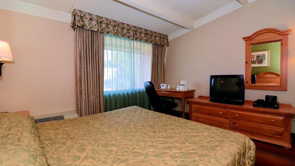 Rodeway Inn Huntington Station - Melville Eksteriør bilde