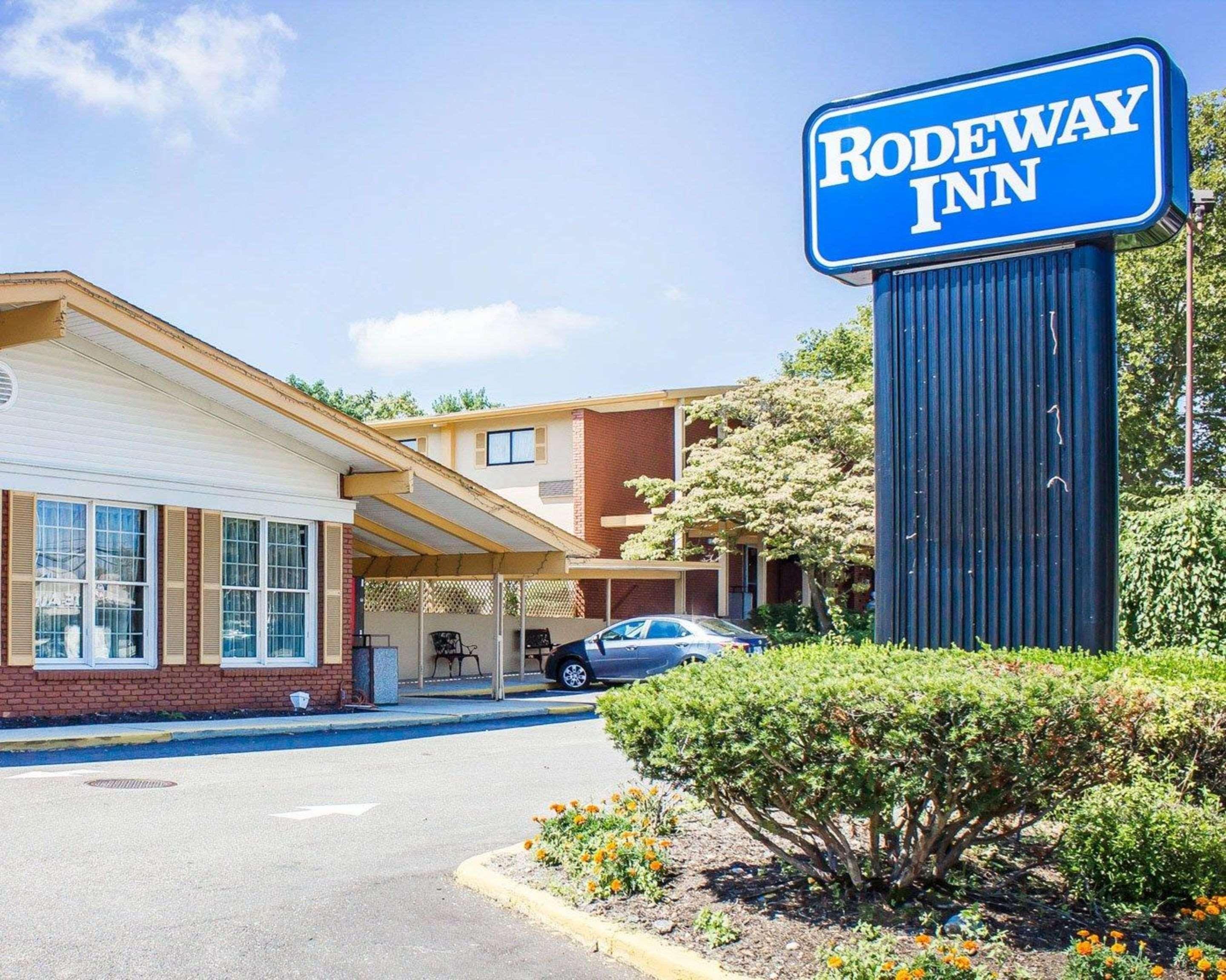 Rodeway Inn Huntington Station - Melville Eksteriør bilde